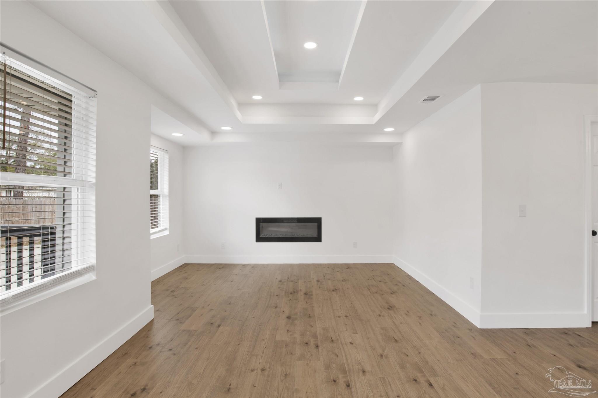 212 Lakewood Road Pensacola, FL 32507 - Photo 3 of 37