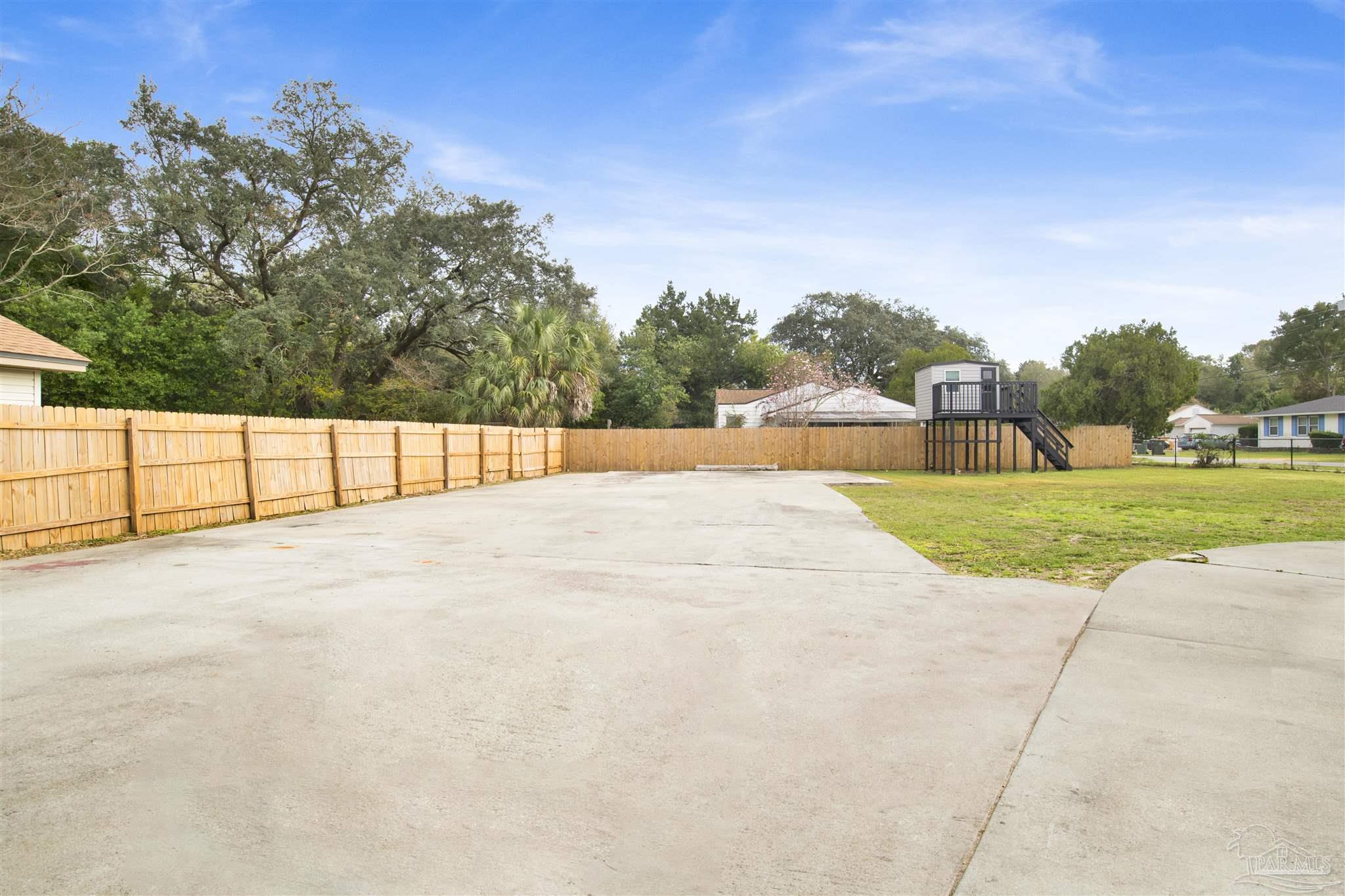 212 Lakewood Road Pensacola, FL 32507 - Photo 32 of 37