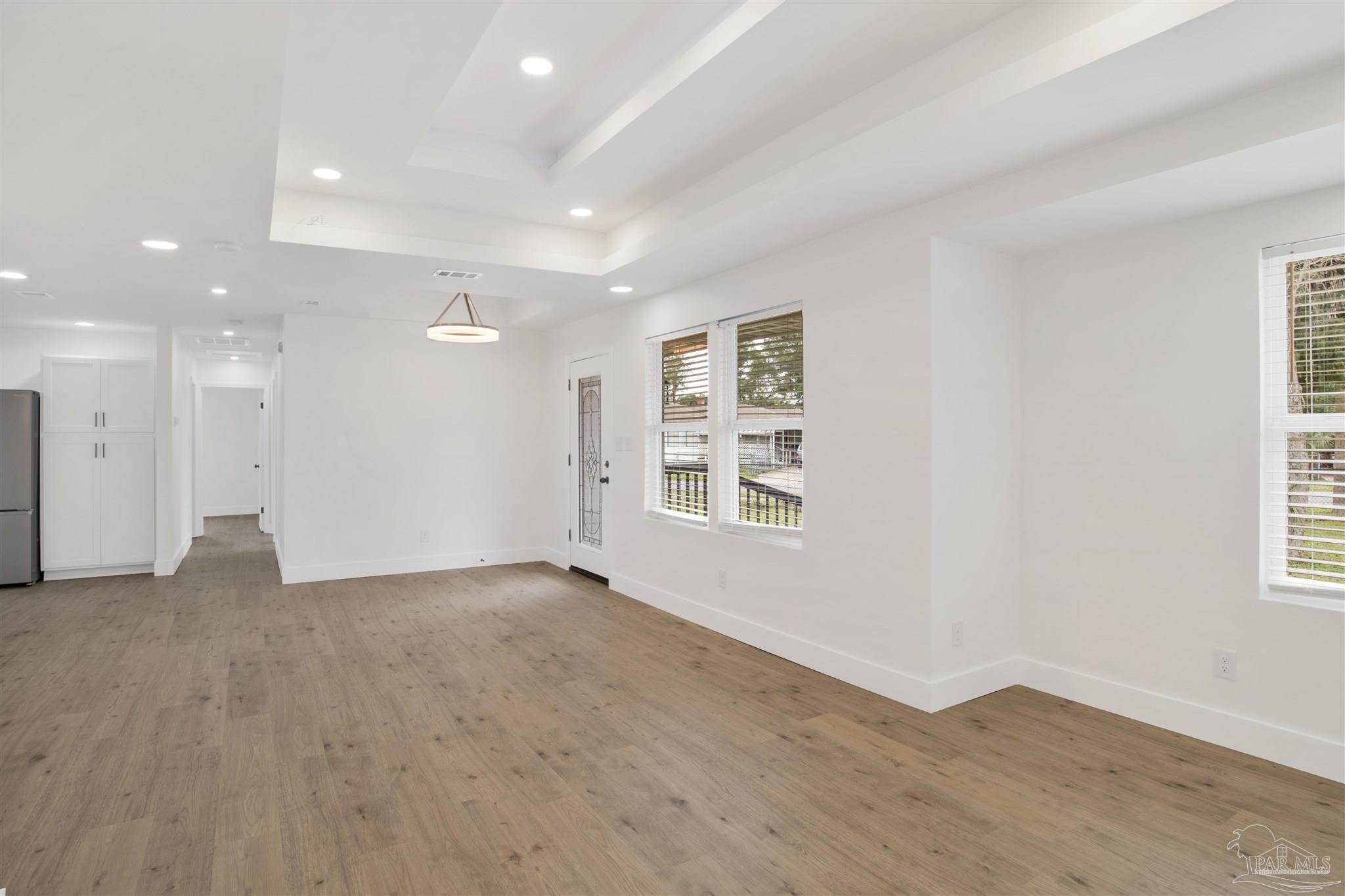 212 Lakewood Road Pensacola, FL 32507 - Photo 8 of 37