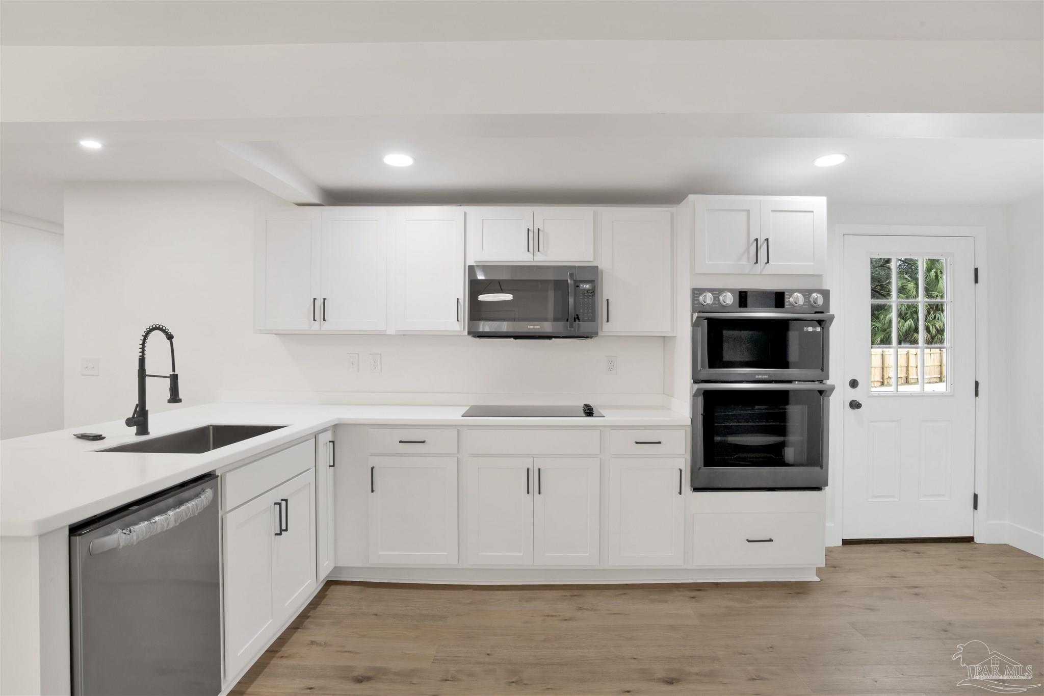 212 Lakewood Road Pensacola, FL 32507 - Photo 9 of 37