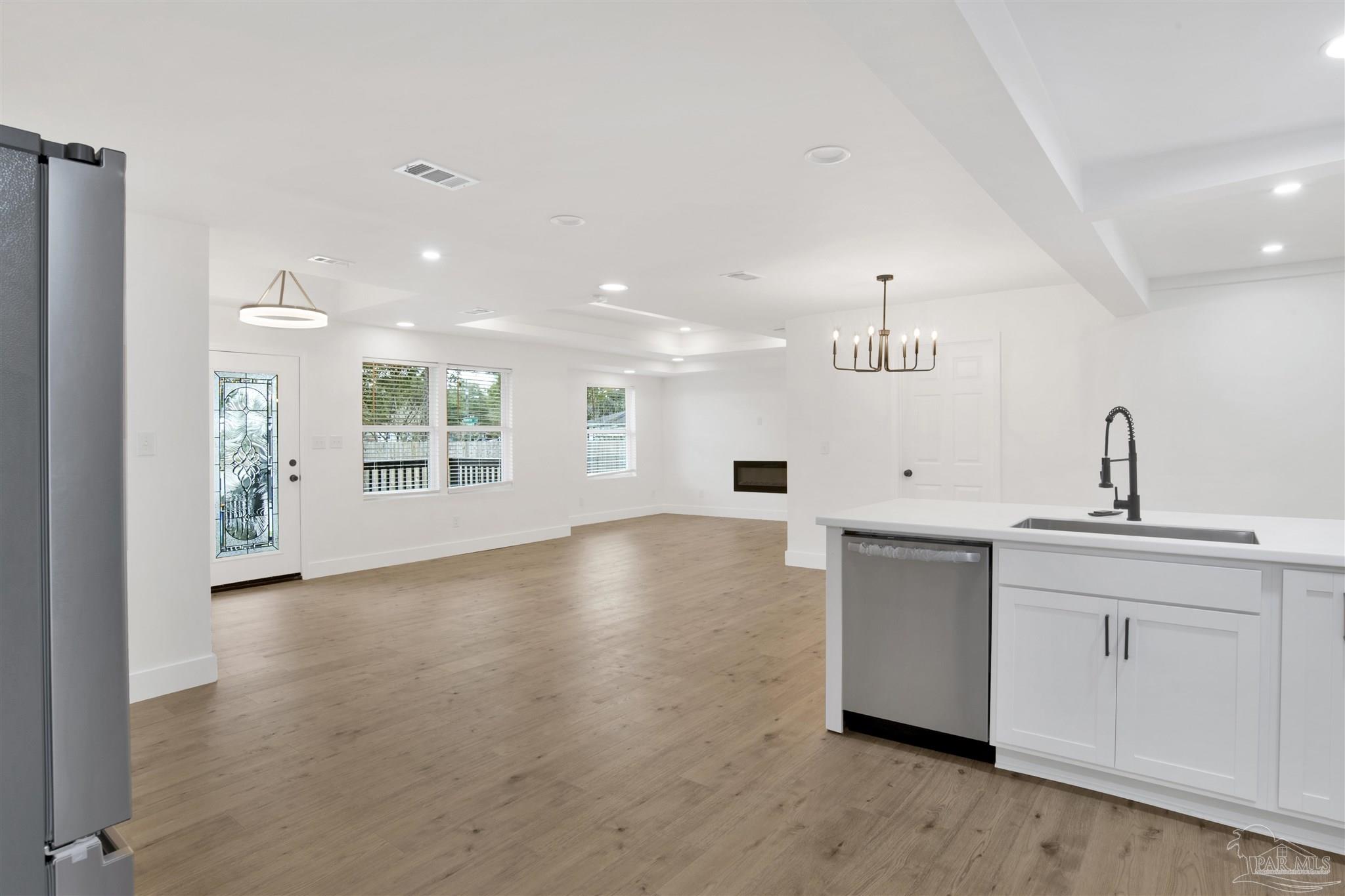 212 Lakewood Road Pensacola, FL 32507 - Photo 10 of 37