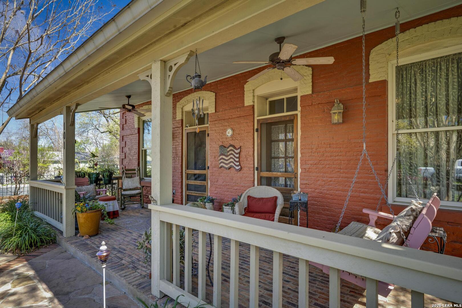 101 Landa Street Boerne, TX 78006 - Photo 11 of 50