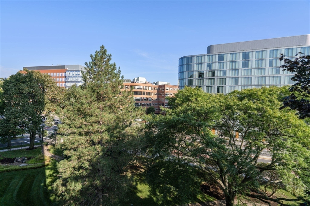 33 Pond Avenue, Unit 523 Brookline, MA 02445 - Photo 20 of 31 a view of a large building