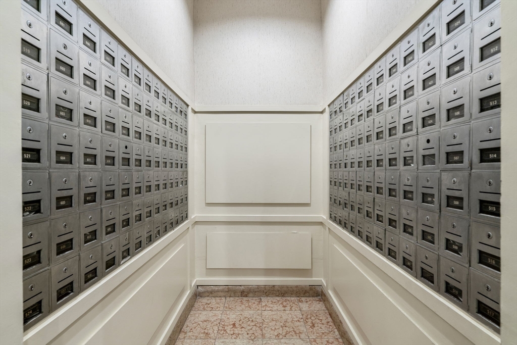 33 Pond Avenue, Unit 523 Brookline, MA 02445 - Photo 21 of 31 a view of a bathroom