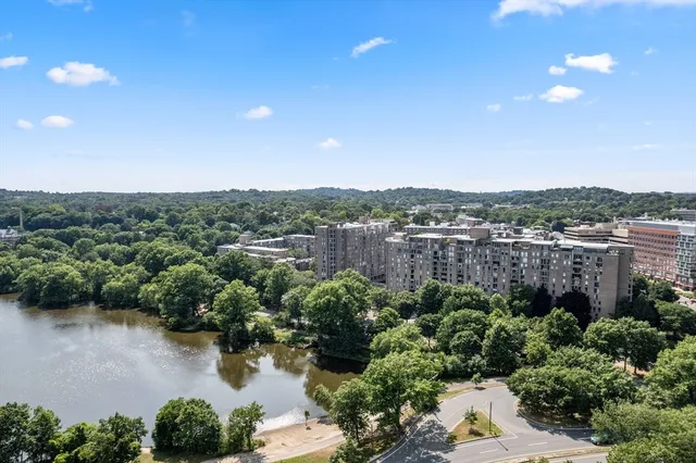 $725,000 | 33 Pond Avenue, Unit 523, Brookline, MA 02445