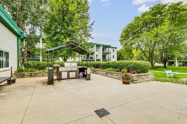 $169,824 | 2710 Dale Street North, Unit B307, Roseville, MN 55113