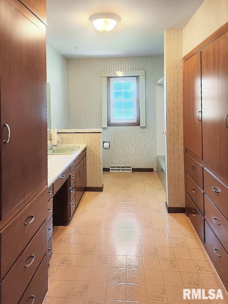 304 North 3rd Street Wyoming, IL 61491 - Photo 31 of 42