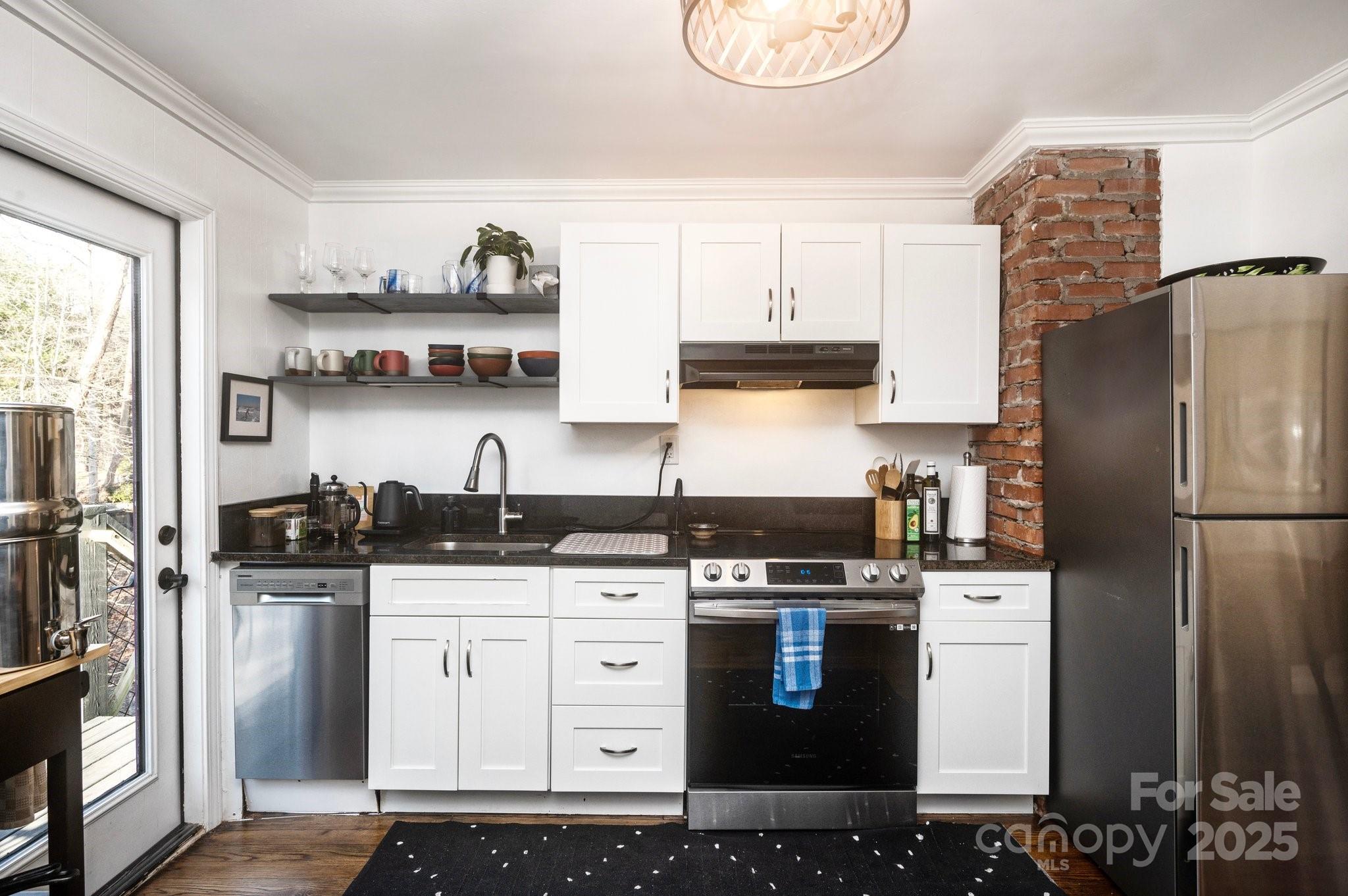 19 Pickwick Road Asheville, NC 28803 - Photo 12 of 35 Gallery Image 12