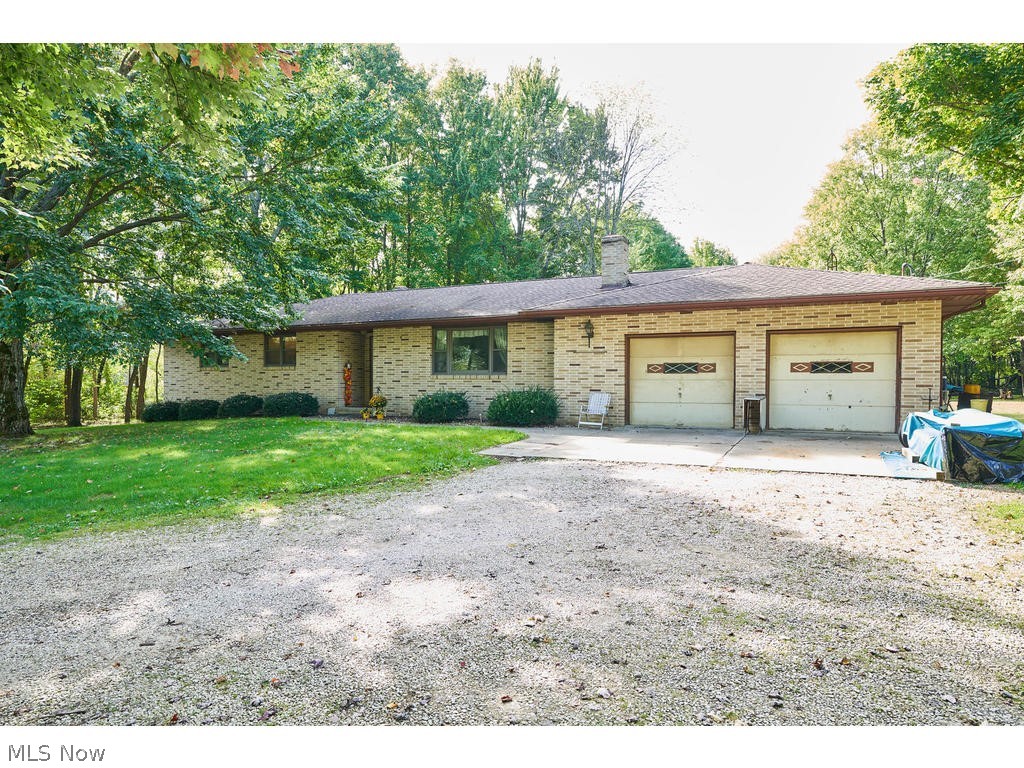 2350 Coon Road Akron, OH 44321 - Photo 2 of 22