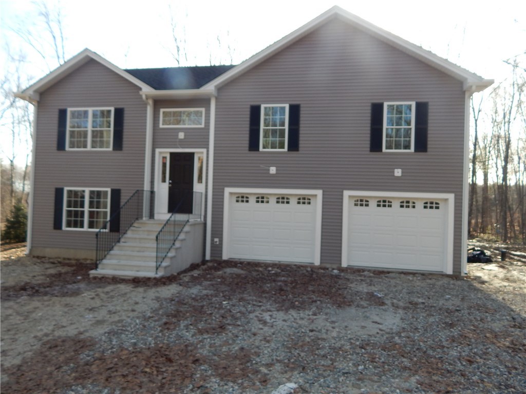 3 Bed 2 1/2 Bath Raised Ranch.