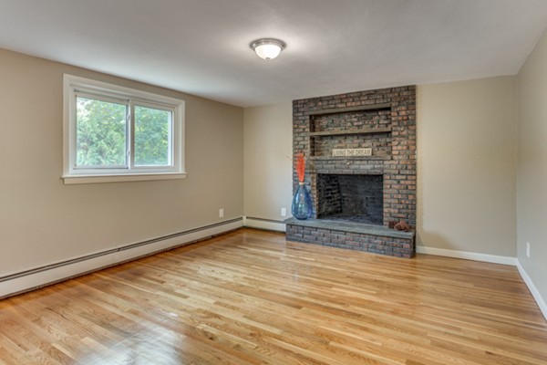 14 Upland Road Lynn, MA 01902 - Photo 6 of 30 Gallery Image 6