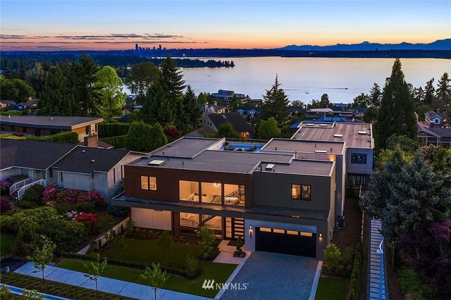 a view of a terrace with sitting area