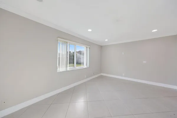 $3,000 | 730 Northwest 1st Avenue, Boynton Beach, FL 33426