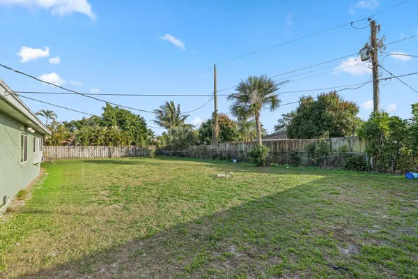 $3,000 | 730 Northwest 1st Avenue, Boynton Beach, FL 33426
