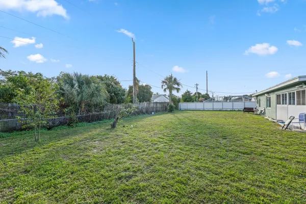 $3,000 | 730 Northwest 1st Avenue, Boynton Beach, FL 33426