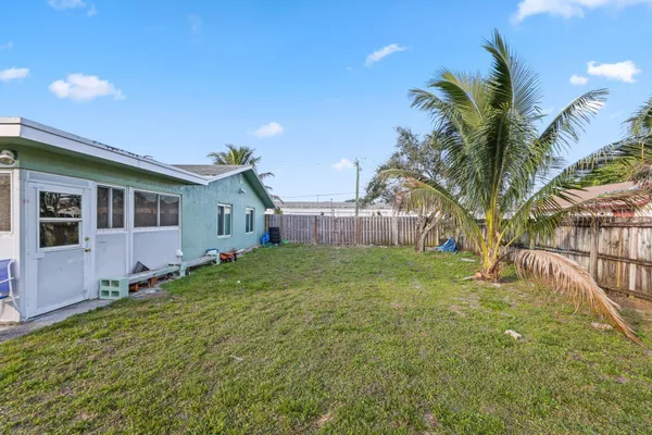 $3,000 | 730 Northwest 1st Avenue, Boynton Beach, FL 33426