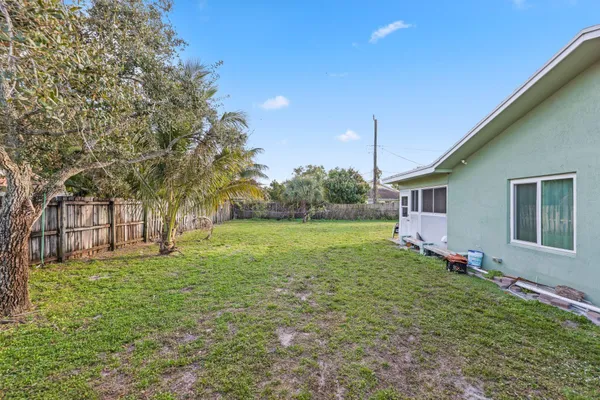 $3,000 | 730 Northwest 1st Avenue, Boynton Beach, FL 33426