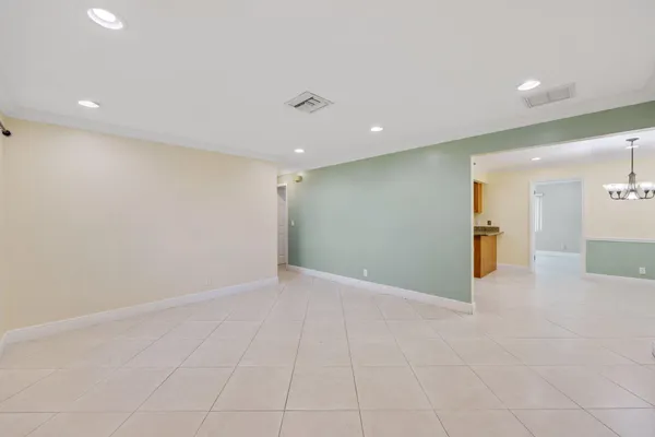 $3,000 | 730 Northwest 1st Avenue, Boynton Beach, FL 33426