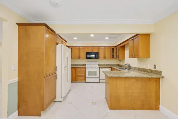 $3,000 | 730 Northwest 1st Avenue, Boynton Beach, FL 33426