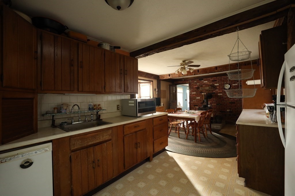 104 Goss Hill Road Huntington, MA 01050 - Photo 8 of 32