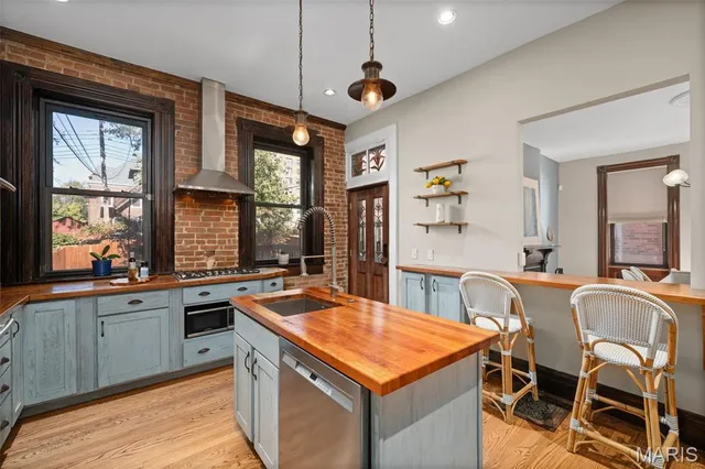 $584,900 | 3629 Russell Boulevard, St. Louis, MO 63110