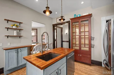 $584,900 | 3629 Russell Boulevard, St. Louis, MO 63110