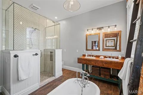 $584,900 | 3629 Russell Boulevard, St. Louis, MO 63110