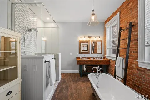 $584,900 | 3629 Russell Boulevard, St. Louis, MO 63110