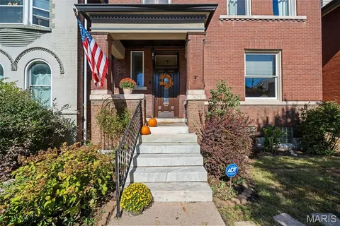 $584,900 | 3629 Russell Boulevard, St. Louis, MO 63110