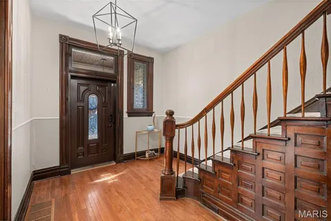 $584,900 | 3629 Russell Boulevard, St. Louis, MO 63110