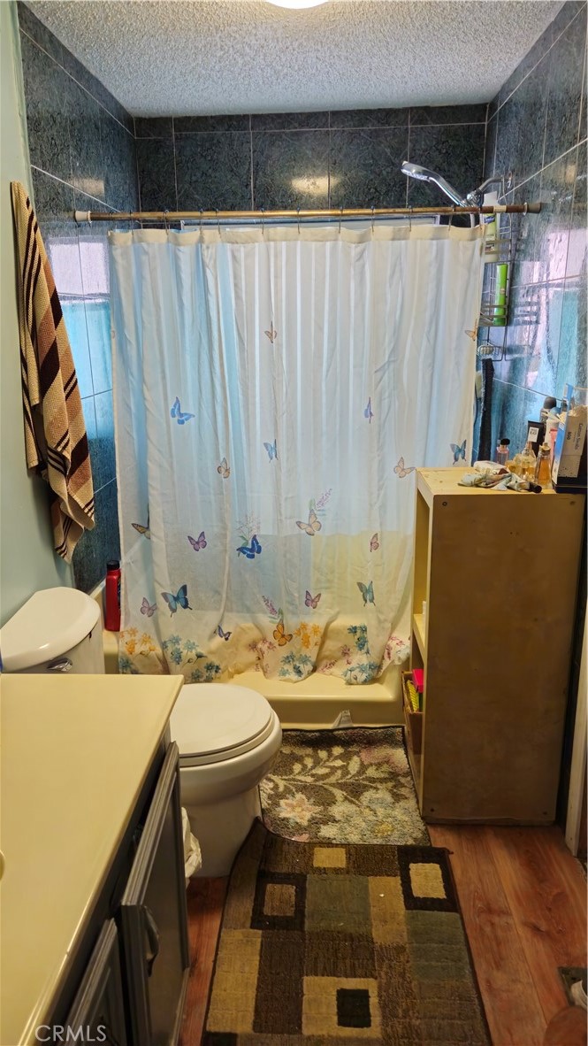 3107 Lake View Drive Perris, CA 92571 - Photo 8 of 12 master bathroom