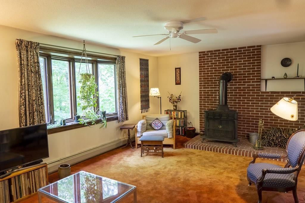 35 Logtown Road Amherst, MA 01002 - Photo 3 of 28 Gallery Image 3