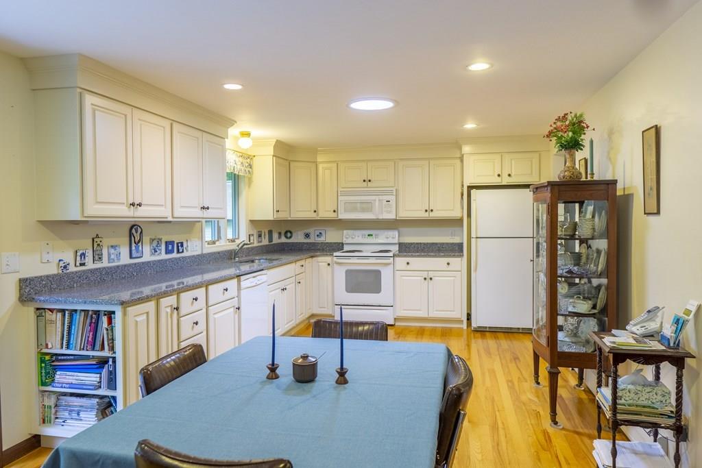 35 Logtown Road Amherst, MA 01002 - Photo 6 of 28 Gallery Image 6