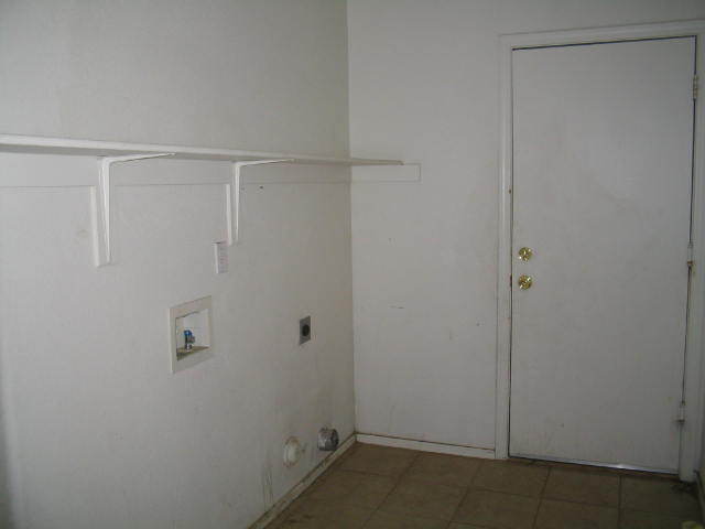 2428 West Roeser Road Phoenix, AZ 85041 - Photo 14 of 19 LAUNDRY ROOM