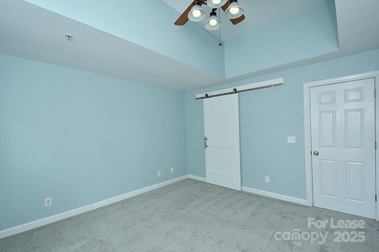4939 South Hill View Drive Charlotte, NC 28210 - Photo 9 of 24 a view of an empty room