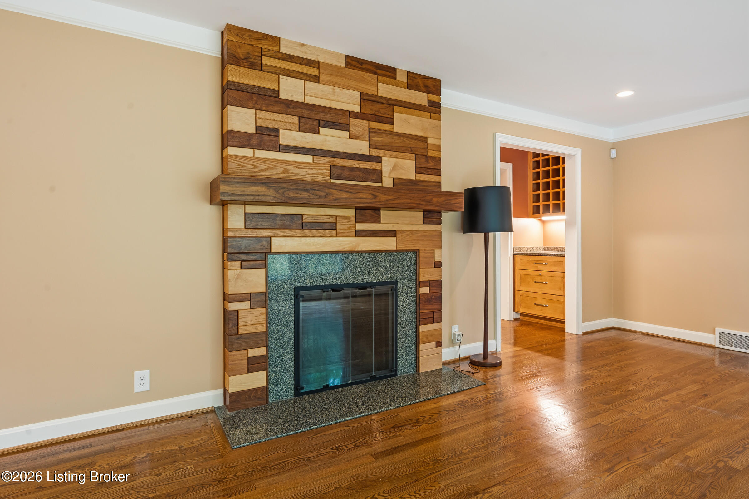 162 Arrowhead Road Louisville, KY 40207 - Photo 9 of 50 Living Room