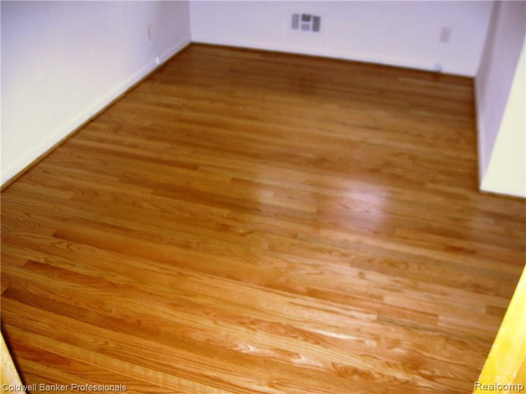 2142 Hawthorne Road Grosse Pointe, MI 48236 - Photo 5 of 20 IMG_2053.JPG