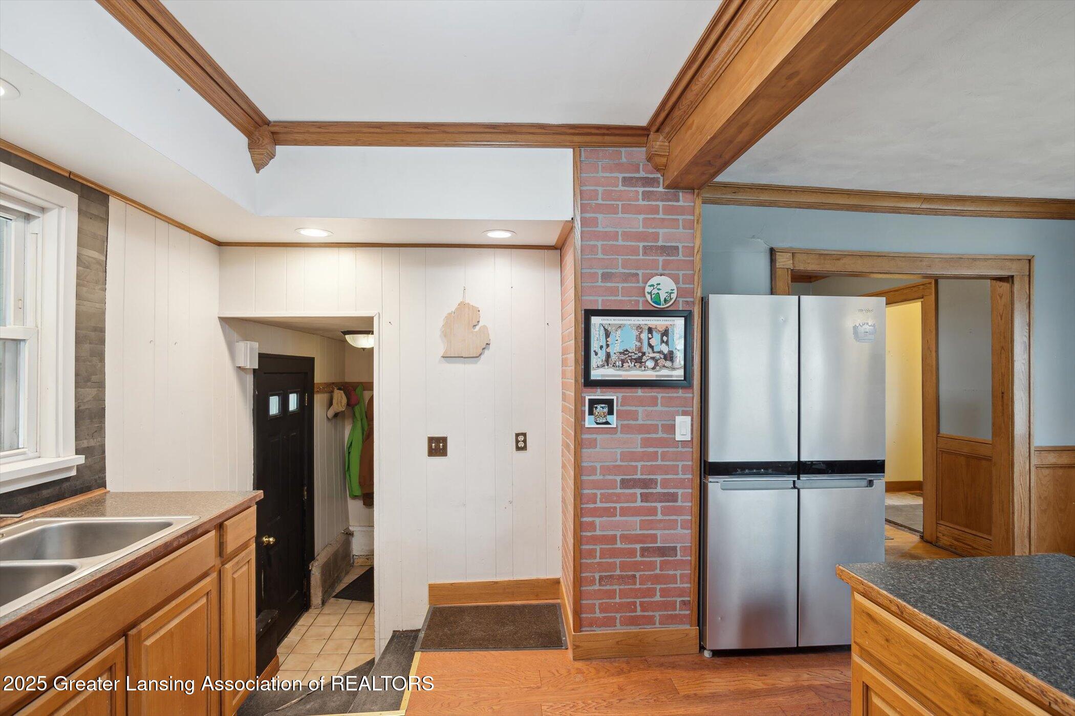 222 Strathmore Road Lansing, MI 48910 - Photo 19 of 43 17-222-Strathmore-Rd-Lansing-MI-48910-Wi