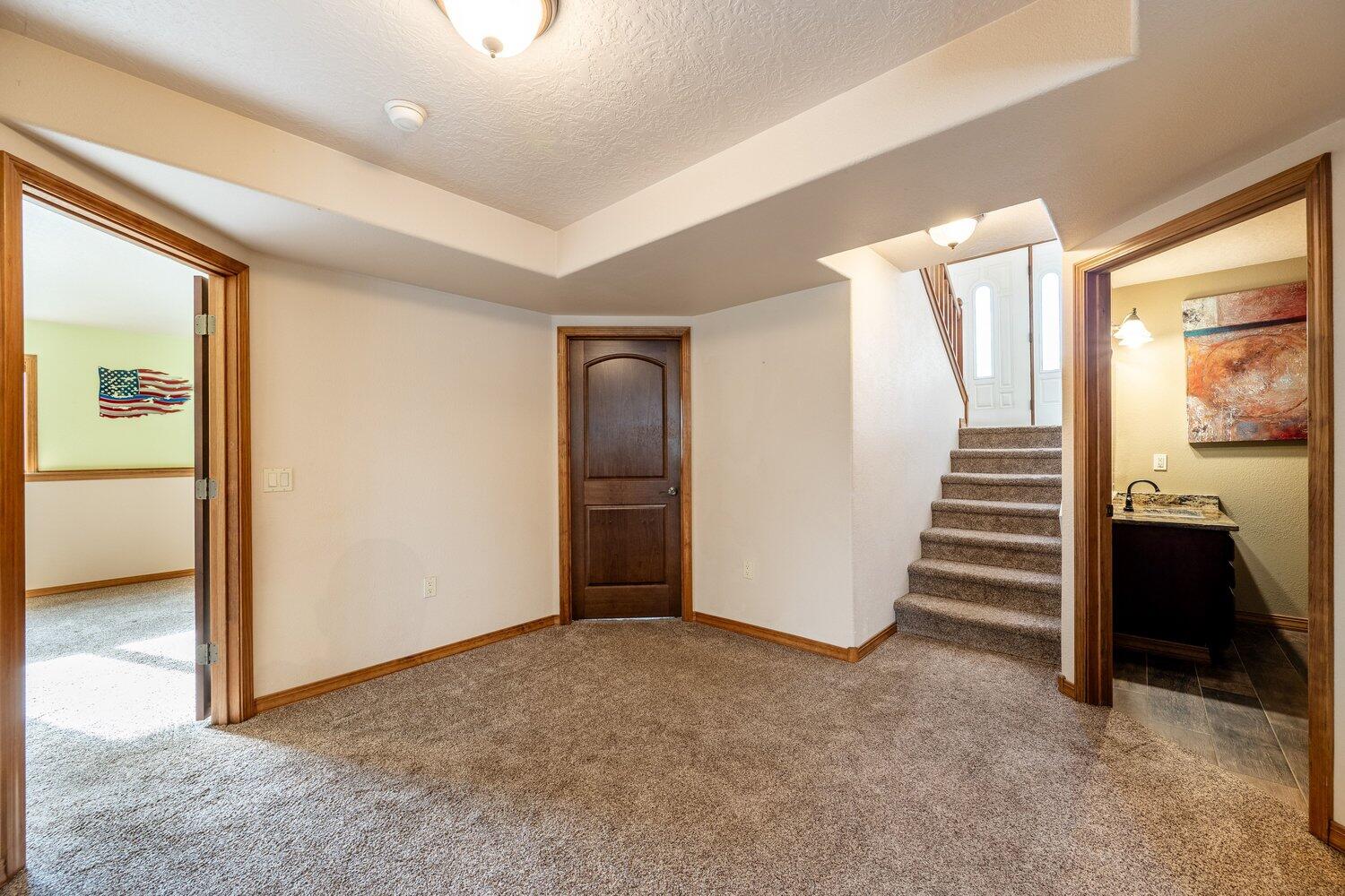 1998 Stadium Drive Sheridan, WY 82801 - Photo 15 of 43 061_dsc_9691-hdr_766