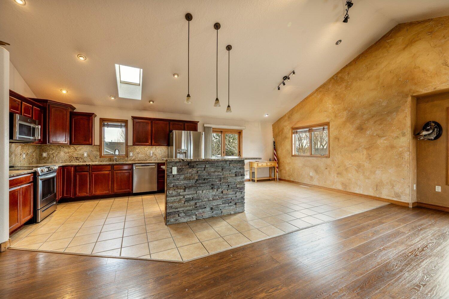 1998 Stadium Drive Sheridan, WY 82801 - Photo 3 of 43 070_dsc_9623-hdr-edit_872