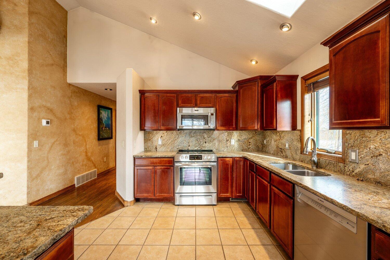 1998 Stadium Drive Sheridan, WY 82801 - Photo 8 of 43 080_dsc_9662-hdr_802