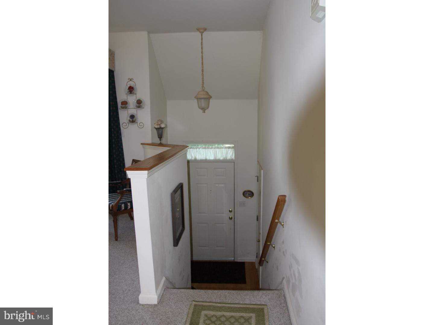 32 Coburn Road Pennington, NJ 08534 - Photo 2 of 19