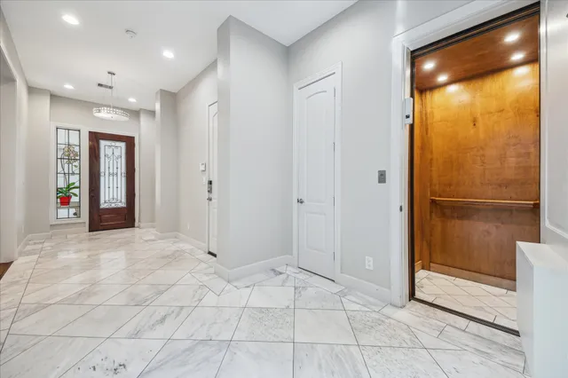 a view of utility room