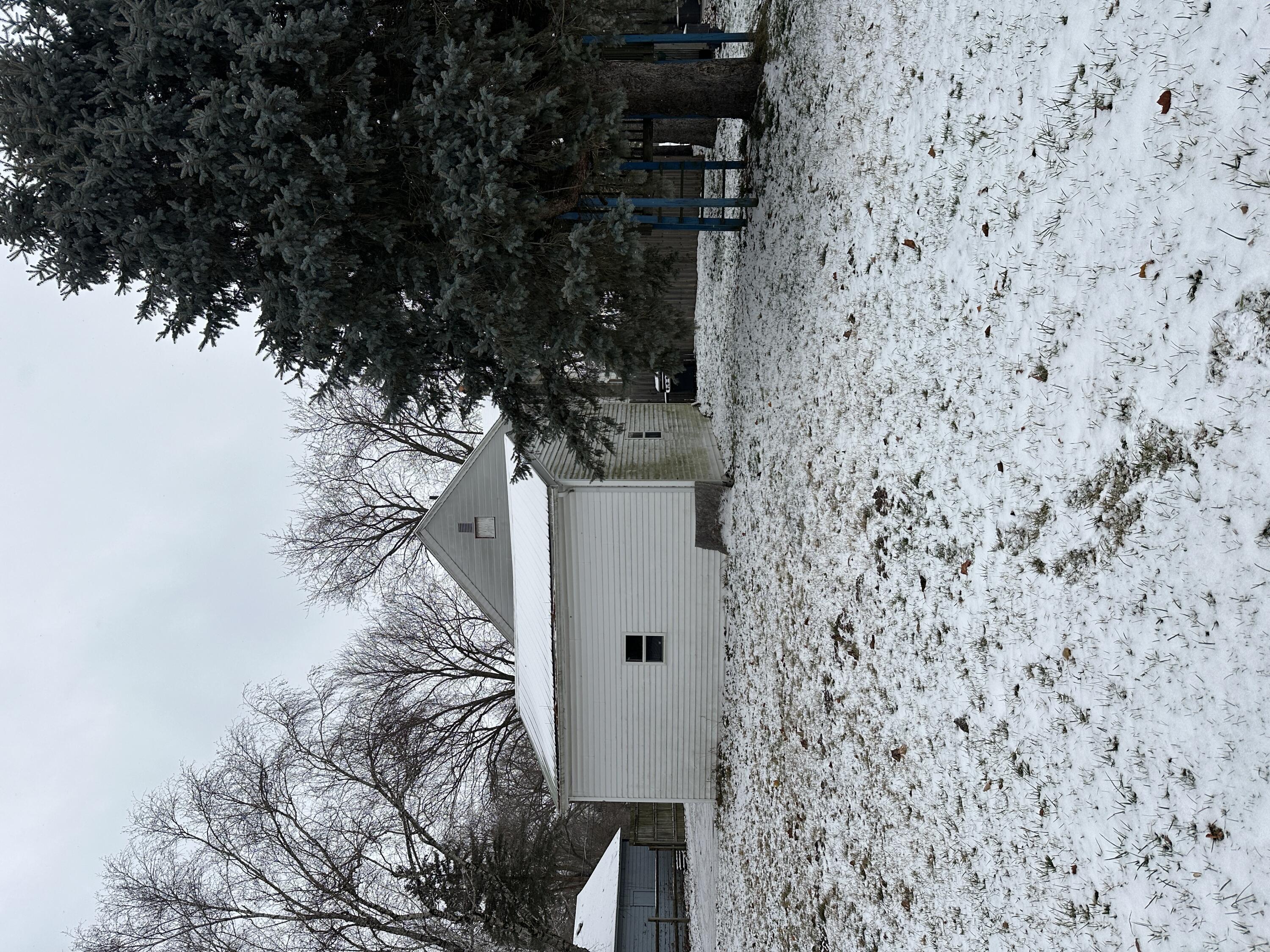 808 Millard Street Three Rivers, MI 49093 - Photo 4 of 17 front