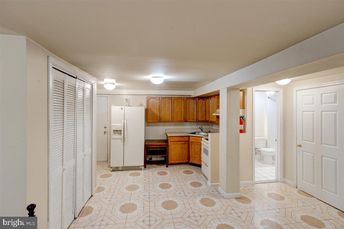904 Rittenhouse Street Northwest Washington, DC 20011 - Photo 23 of 31