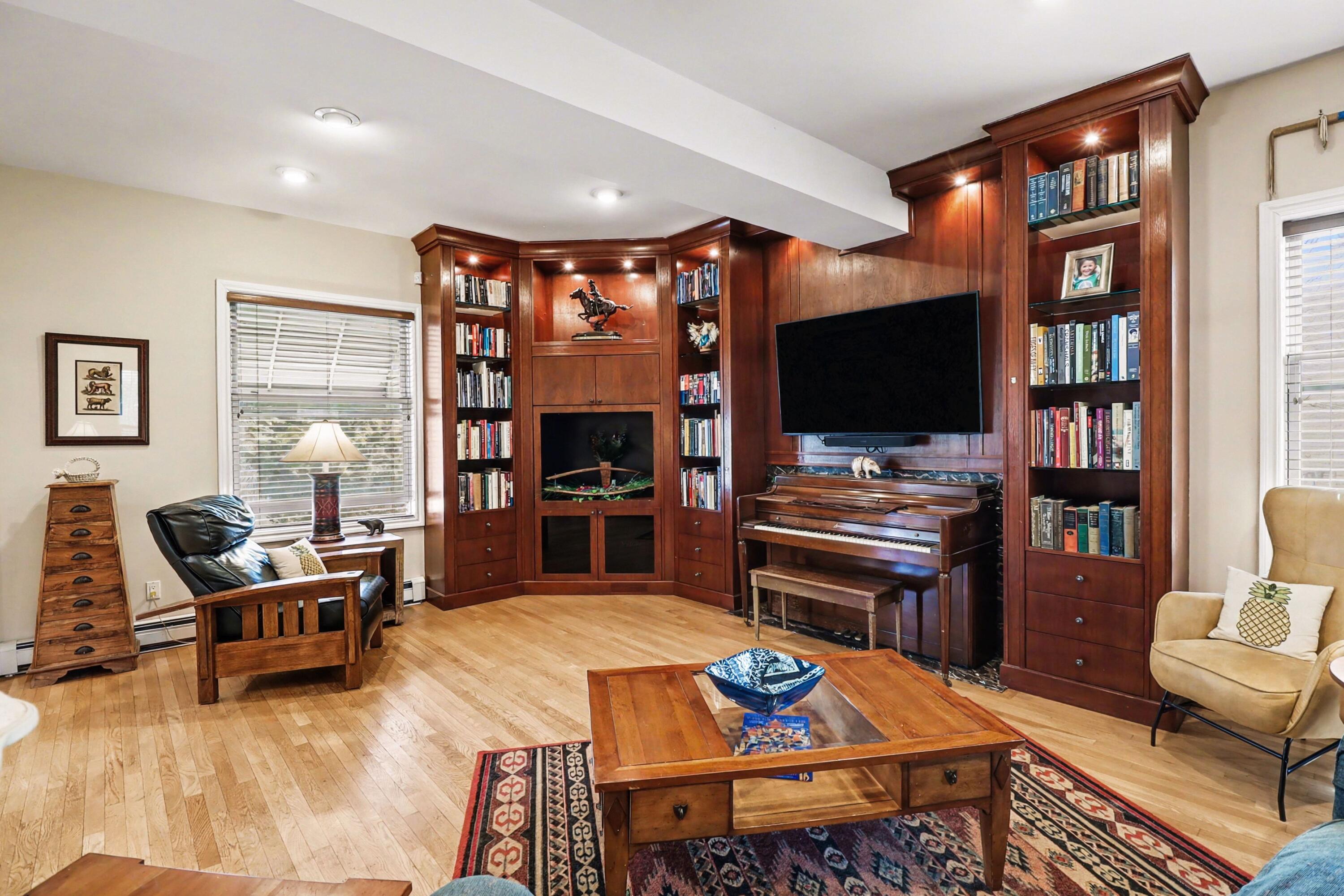 1143 Ellis Road Ypsilanti, MI 48197 - Photo 23 of 84 013_file_8425