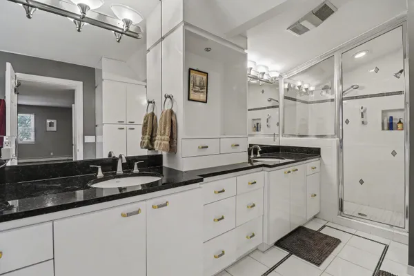 $949,000 | 1143 Ellis Road, Ypsilanti, MI 48197