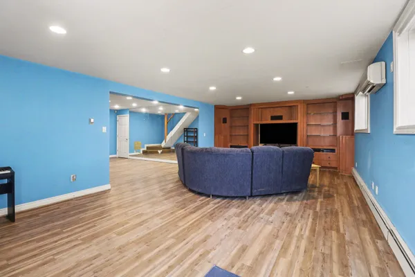 $949,000 | 1143 Ellis Road, Ypsilanti, MI 48197