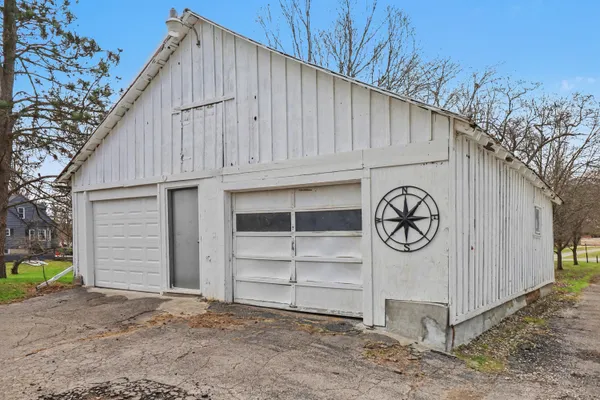 $949,000 | 1143 Ellis Road, Ypsilanti, MI 48197