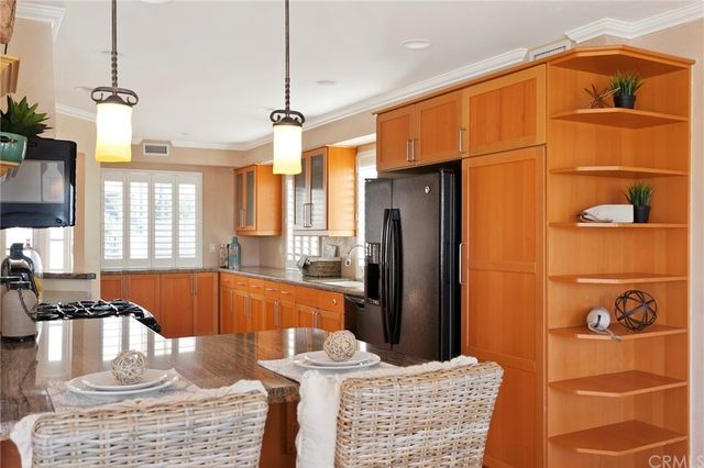 $7,200 | 4 Canal Circle, Newport Beach, CA 92663